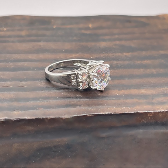 2.5 carat Round Cubic Zirconia solitaire in 925 Sterling Silver Setting - Size 6 - Picture 14 of 14